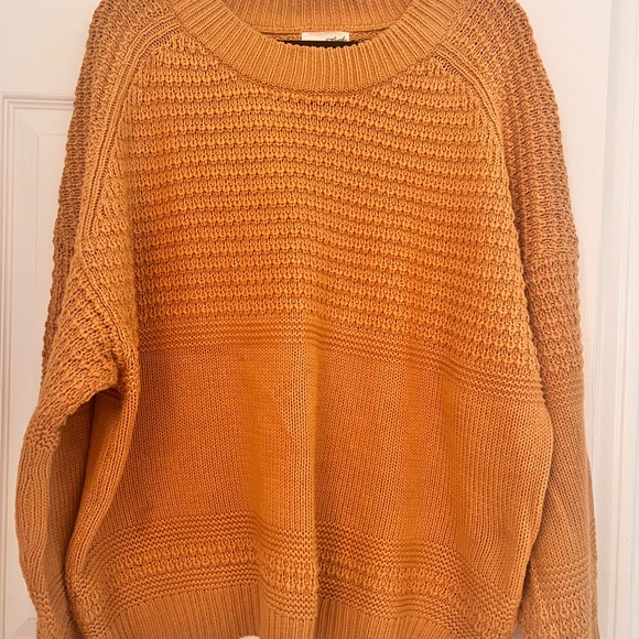 Universal Thread Sweater - Picture 1 of 4